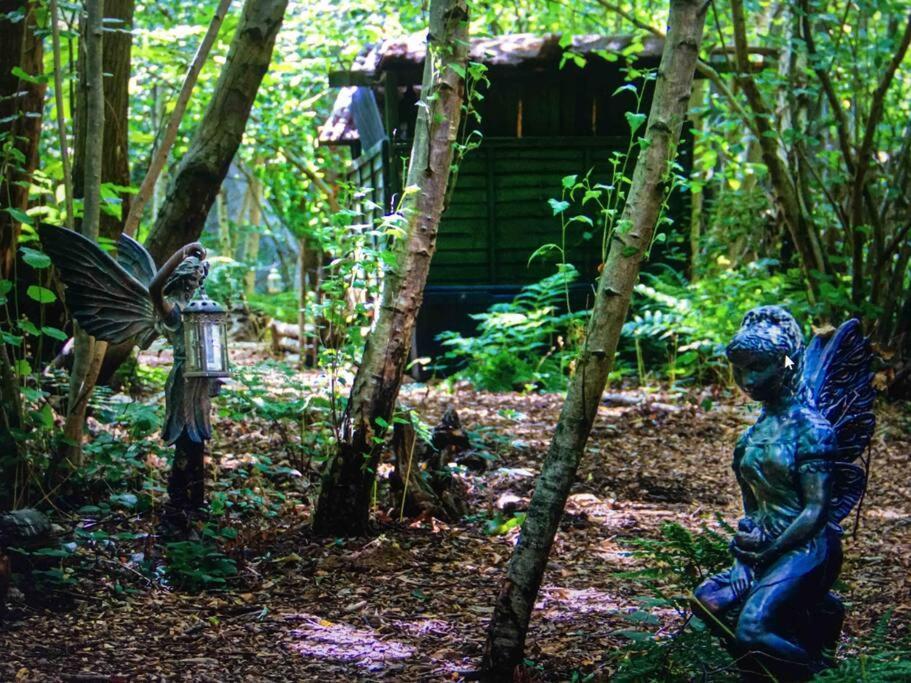 Sturry Cosy Woodland Romantic Retreat With Log Fires And Nature מראה חיצוני תמונה