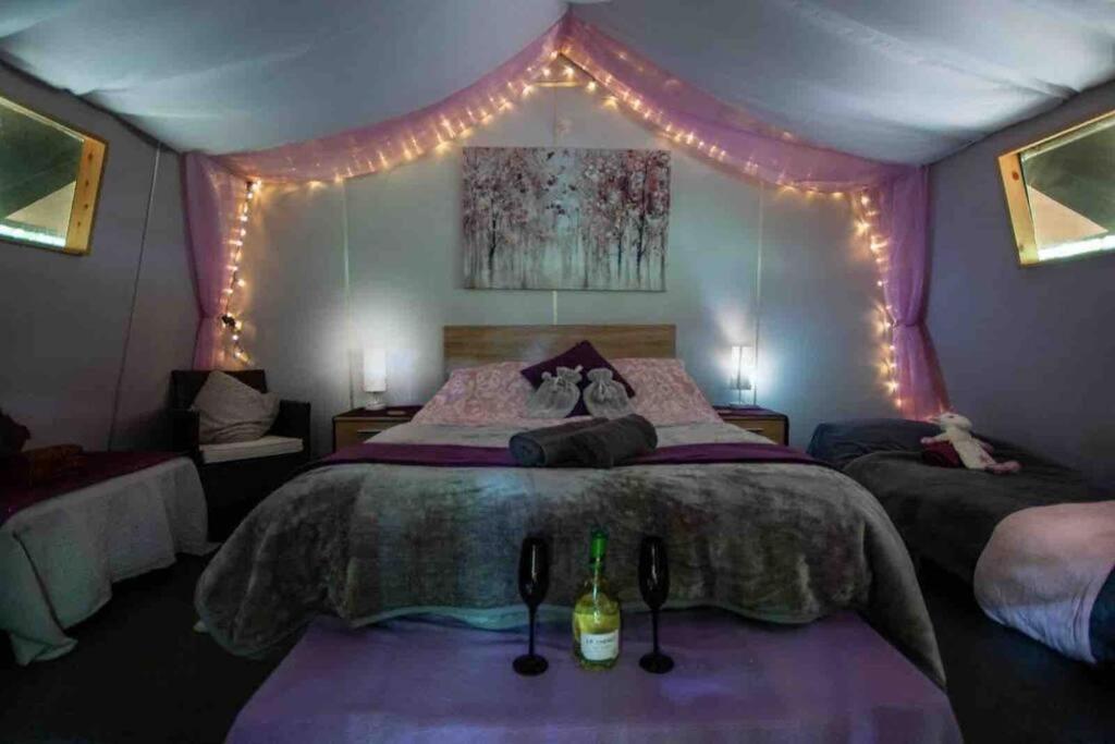 Sturry Cosy Woodland Romantic Retreat With Log Fires And Nature מראה חיצוני תמונה